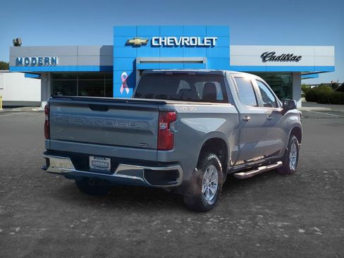 Used 2023 Chevrolet Silverado 1500 LT AWD/4WD image 4