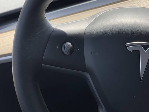 Used 2023 Tesla Model Y Long Range AWD/4WD image 10