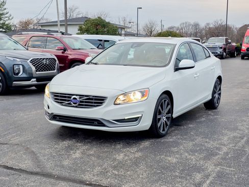 Used 2018 Volvo S60 T5 Inscription image 10