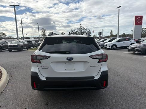 Used 2022 Subaru Outback Premium image 6