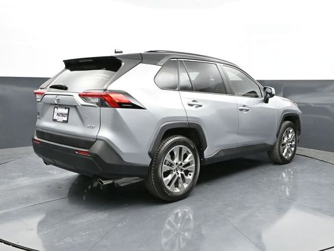 Used 2020 Toyota RAV4 XLE Premium FWD image 3