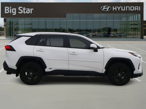 Used 2024 Toyota RAV4 XLE image 5