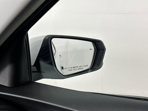 Used 2024 Chevrolet Equinox LT image 24