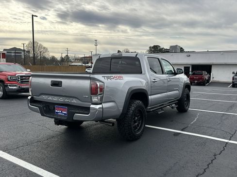 Used 2020 Toyota Tacoma TRD Off-Road image 7