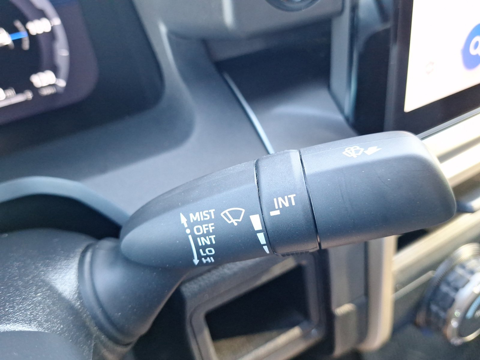 Used 2025 Toyota Tacoma TRD Off-Road AWD/4WD image 24