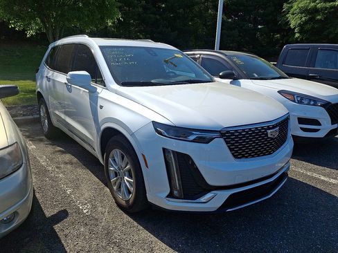 Used 2024 Cadillac XT6 Luxury AWD/4WD image 3