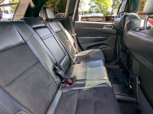 Used 2021 Jeep Grand Cherokee Laredo X image 19