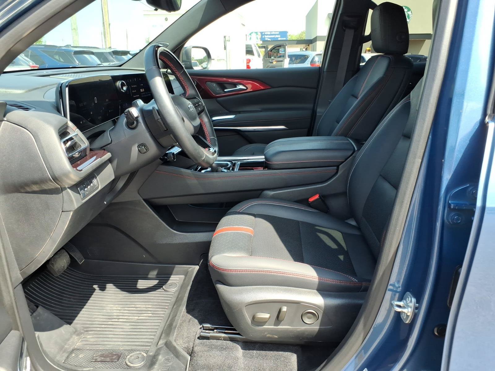 Used 2025 Chevrolet Traverse RS w/ LPO, Floor Liner Package AWD/4WD image 10