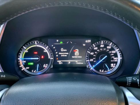 Used 2022 Toyota Highlander XLE AWD/4WD image 25