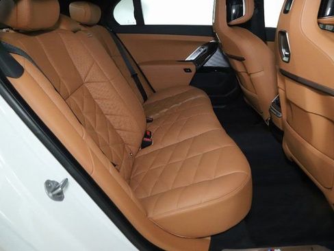 Used 2025 BMW 740i xDrive image 35