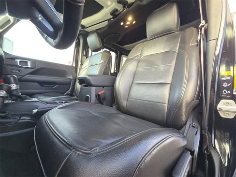 Used 2021 Jeep Wrangler Unlimited Sahara image 17