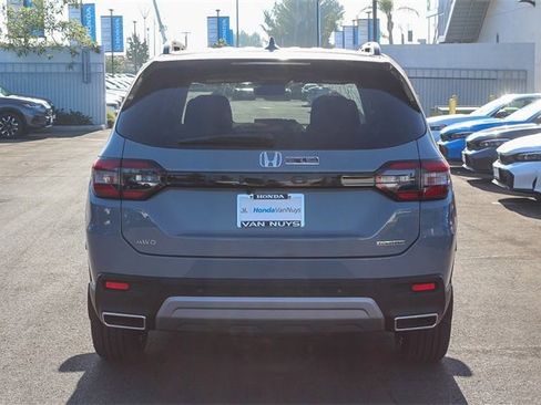 New 2025 Honda Pilot Touring image 6