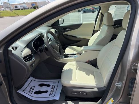 Used 2024 Chevrolet Malibu LT FWD image 10