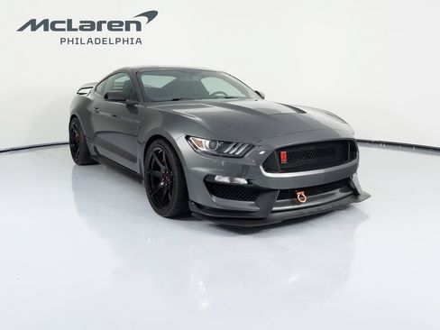 Used 2016 Ford Mustang Shelby GT350R w/ GT350R Equipment Group 920A RWD image 3