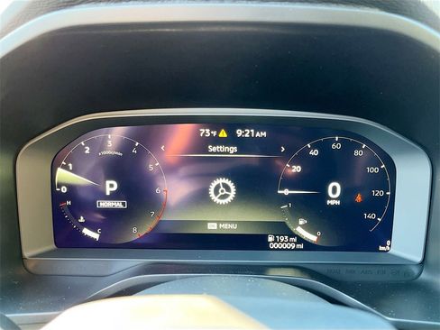 New 2025 Mitsubishi Outlander SE image 12