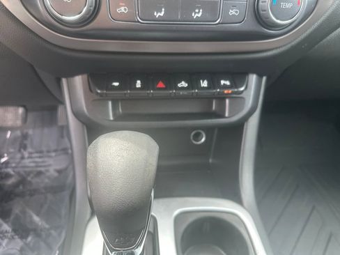 Used 2022 Chevrolet Colorado LT w/ Safety Package AWD/4WD image 11