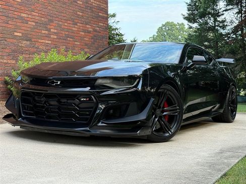 Used 2018 Chevrolet Camaro ZL1 RWD image 7