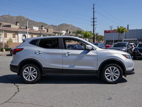 Used 2017 Nissan Rogue Sport S w/ S Appearance Package image 3