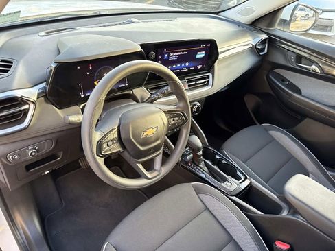 Used 2025 Chevrolet TrailBlazer LT image 19