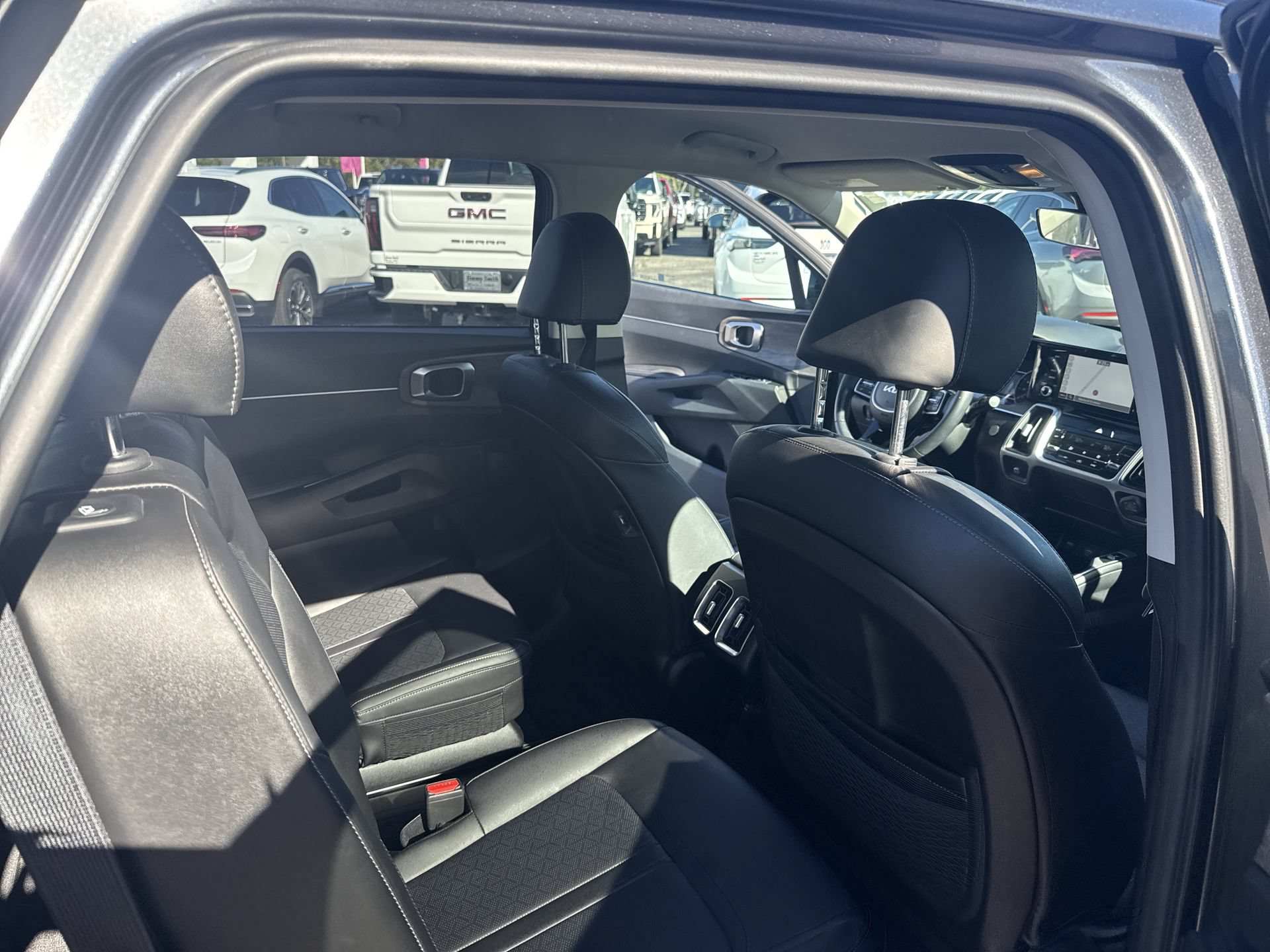 Used 2022 Kia Sorento EX FWD image 34