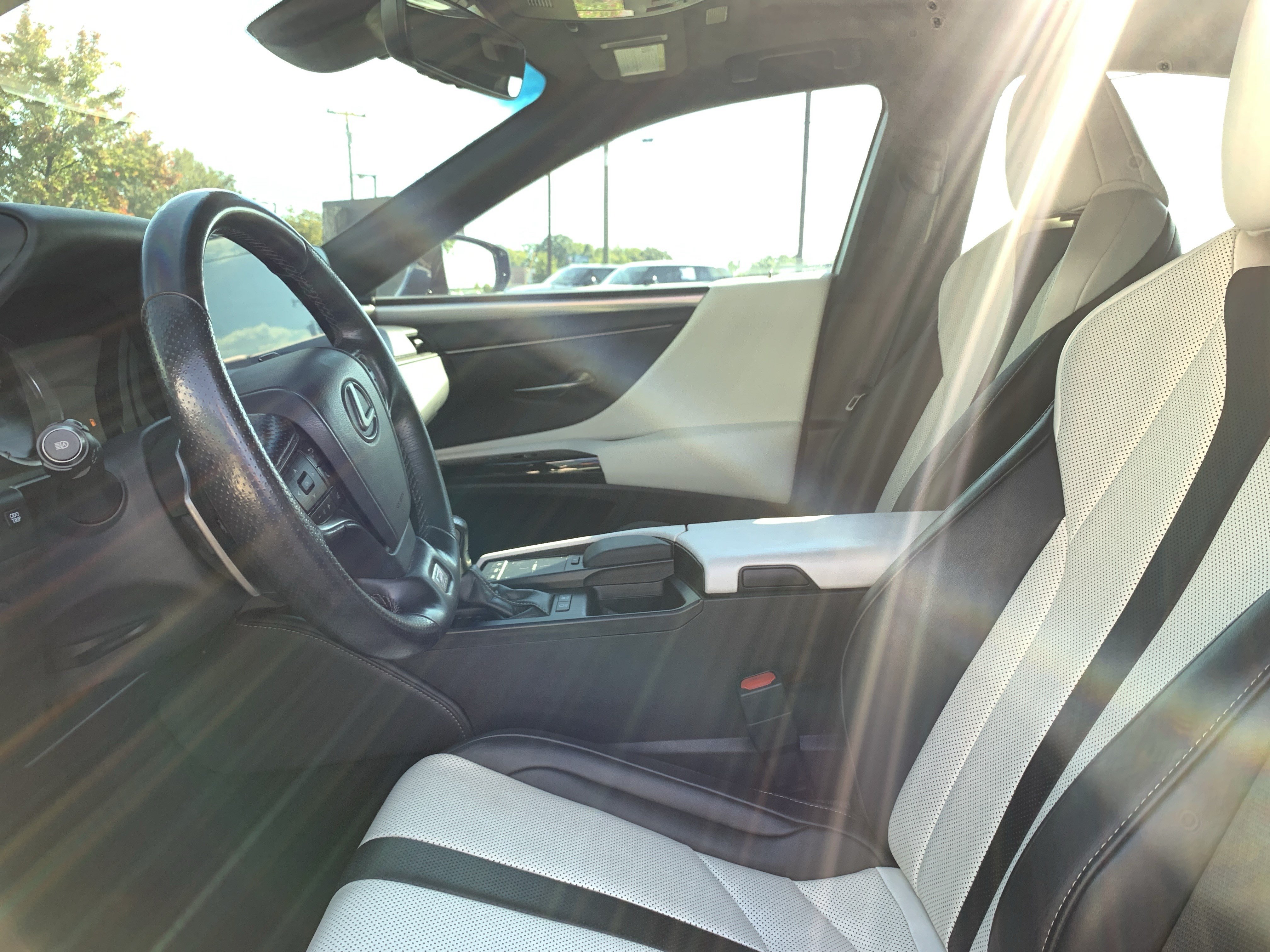 Used 2022 Lexus ES 300h F Sport w/ Accessory Package 2 FWD image 16