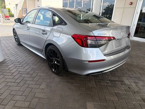 Used 2023 Honda Civic Sport image 4