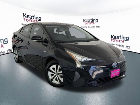 Used 2017 Toyota Prius Four image 3