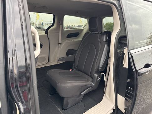 Used 2024 Chrysler Voyager LX FWD image 31