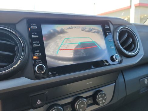 Used 2020 Toyota Tacoma TRD Sport w/ Technology Package image 26