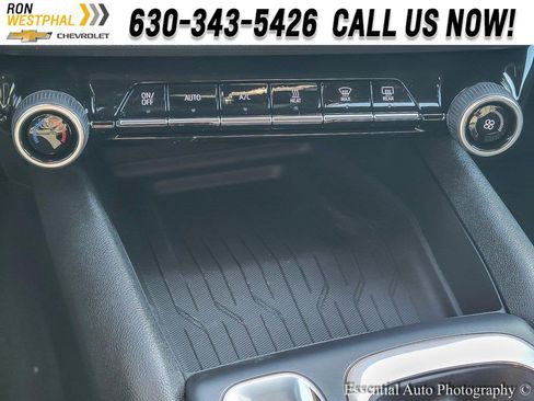 New 2026 Chevrolet Equinox EV LT image 15