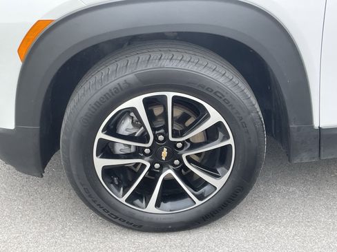 Used 2024 Chevrolet TrailBlazer LT AWD/4WD image 5
