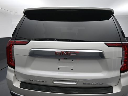 Used 2021 GMC Yukon Denali image 13
