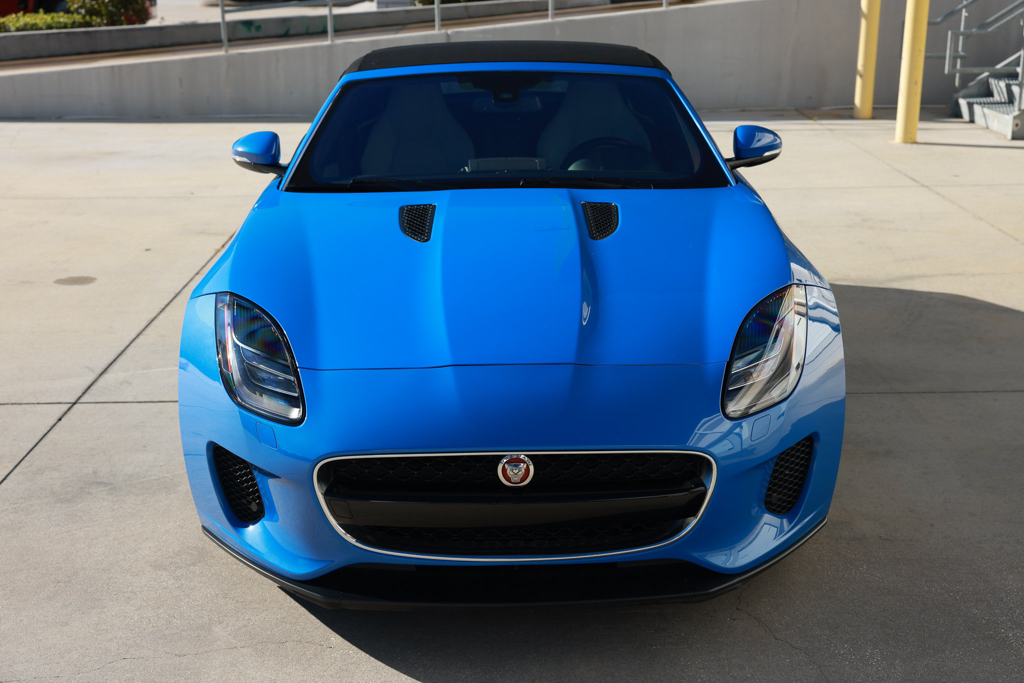 Used 2018 Jaguar F-TYPE Convertible RWD image 23