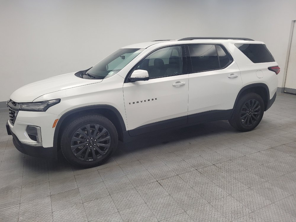 Used 2022 Chevrolet Traverse RS FWD image 2