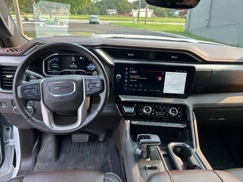 Used 2023 GMC Sierra 1500 Denali w/ Denali Reserve Package AWD/4WD image 11