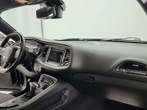 Used 2022 Dodge Challenger GT image 28