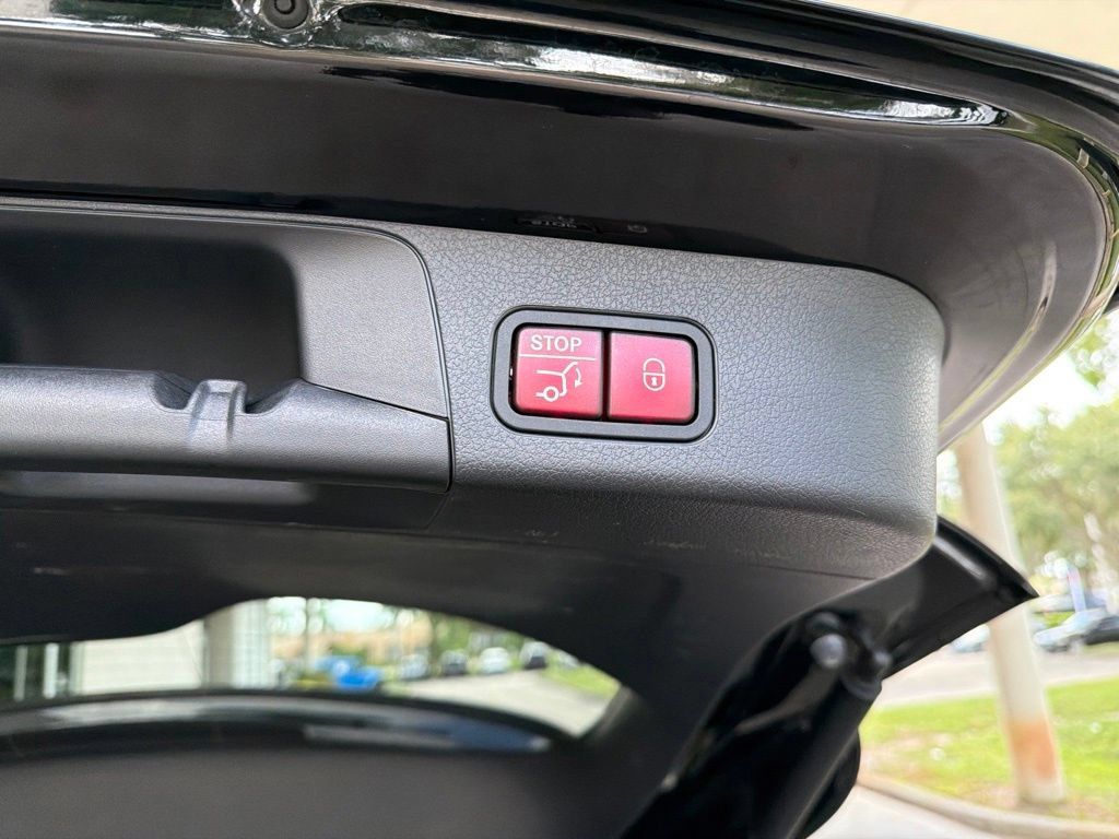Used 2022 Mercedes-Benz GLB 250 image 40