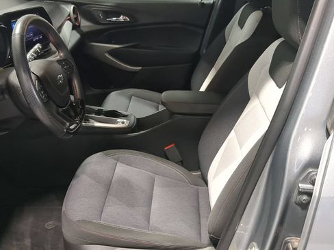 Used 2024 Chevrolet Trax RS w/ Driver Confidence Package FWD image 16