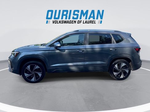 Used 2025 Volkswagen Taos SE AWD/4WD image 5
