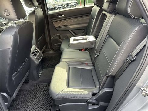 Certified 2021 Volkswagen Atlas Cross Sport SE image 13