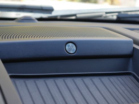 Used 2019 Ford F150 Platinum w/ Equipment Group 701A Luxury image 11