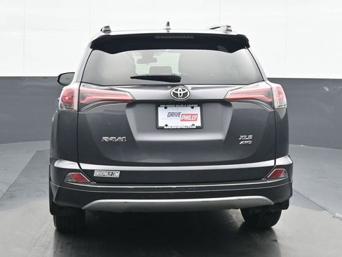 Used 2018 Toyota RAV4 XLE image 5