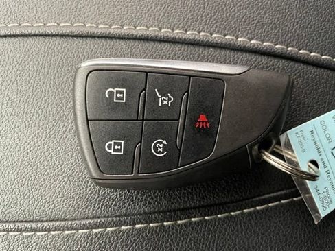 Certified 2026 Chevrolet Traverse LT AWD/4WD image 24