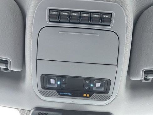 Used 2024 Ford F550 4x4 Regular Cab Super Duty image 18