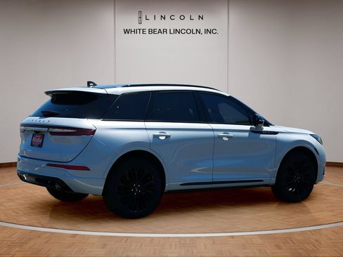 Used 2025 Lincoln Corsair AWD w/ Equipment Group 101A image 5