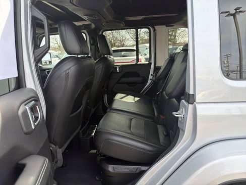 Used 2023 Jeep Wrangler Unlimited Sahara w/ Safety Group AWD/4WD image 14