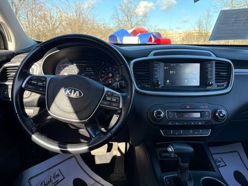 Used 2019 Kia Sorento S image 19