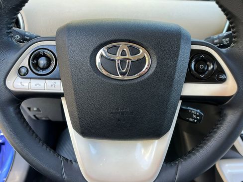 Used 2016 Toyota Prius Four FWD image 14