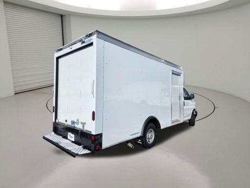 New 2026 Chevrolet Express 3500 w/ Power Convenience Package image 7
