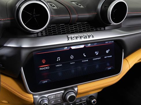 Used 2020 Ferrari Portofino image 35